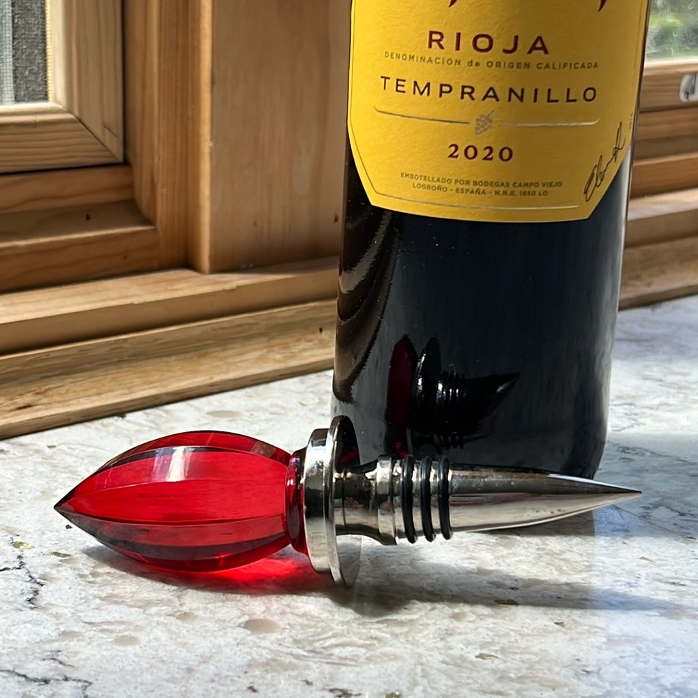 Red crystal bottle stopper